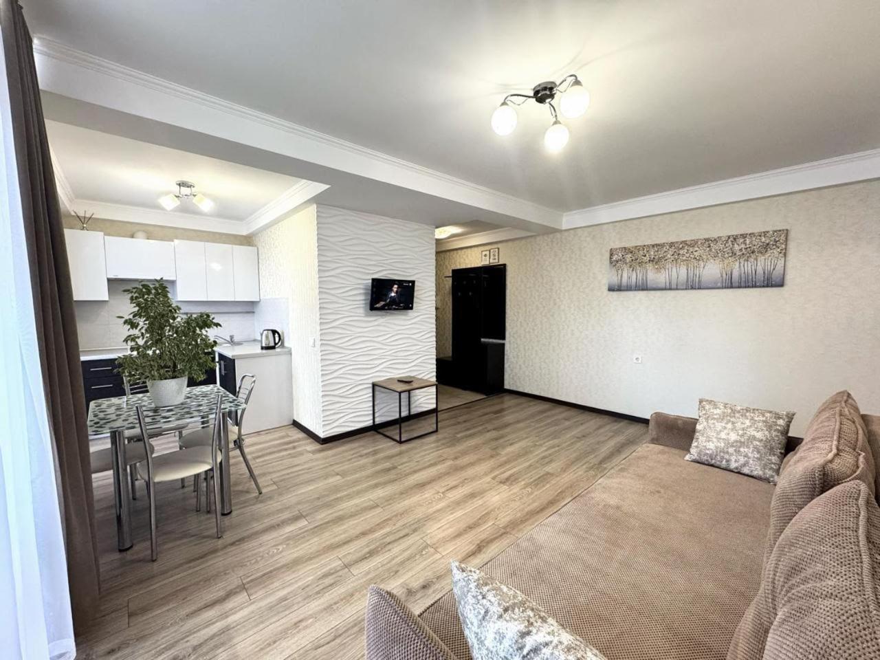Artal Apartment On Obolonskyi Avenue 16A, 2 Bedroom Kyiv Exterior photo
